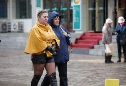 俄罗斯大妈爆料新闻视频