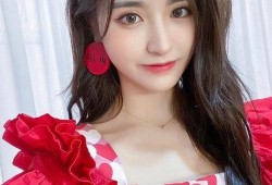 娱乐圈龅牙男爆料人,从低谷逆袭的励志故事