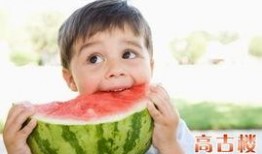 娱乐吃瓜酱小孩发疯,小孩发疯事件引发全网热议